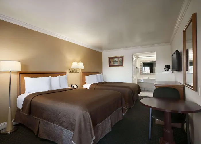 Travelodge By Wyndham San Diego Downtown Convention Center