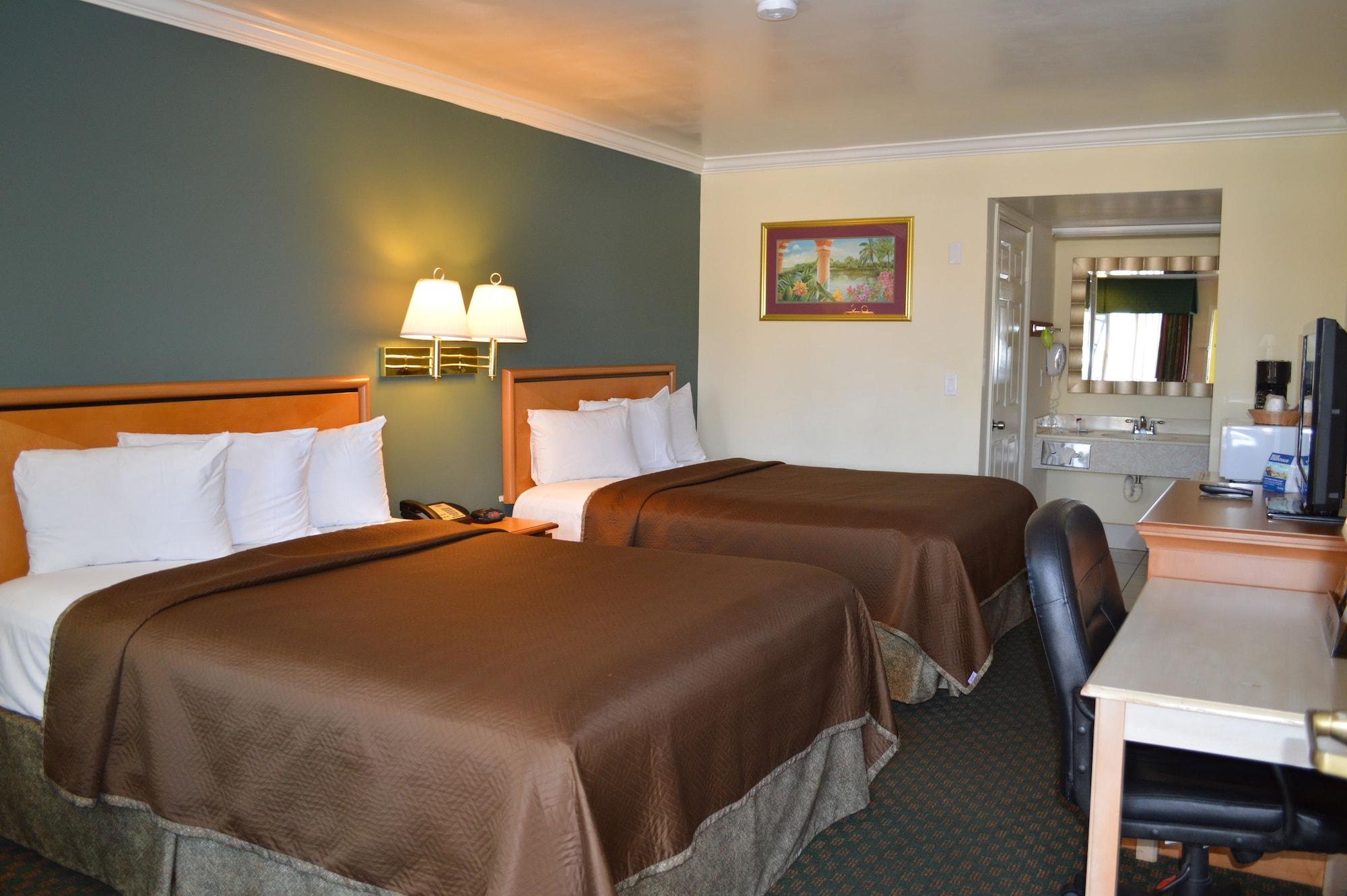 Travelodge By Wyndham Downtown Convention Center Hotel 2*
