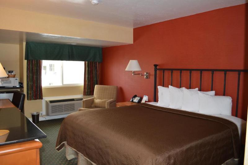 Travelodge By Wyndham Downtown Convention Center Hotel