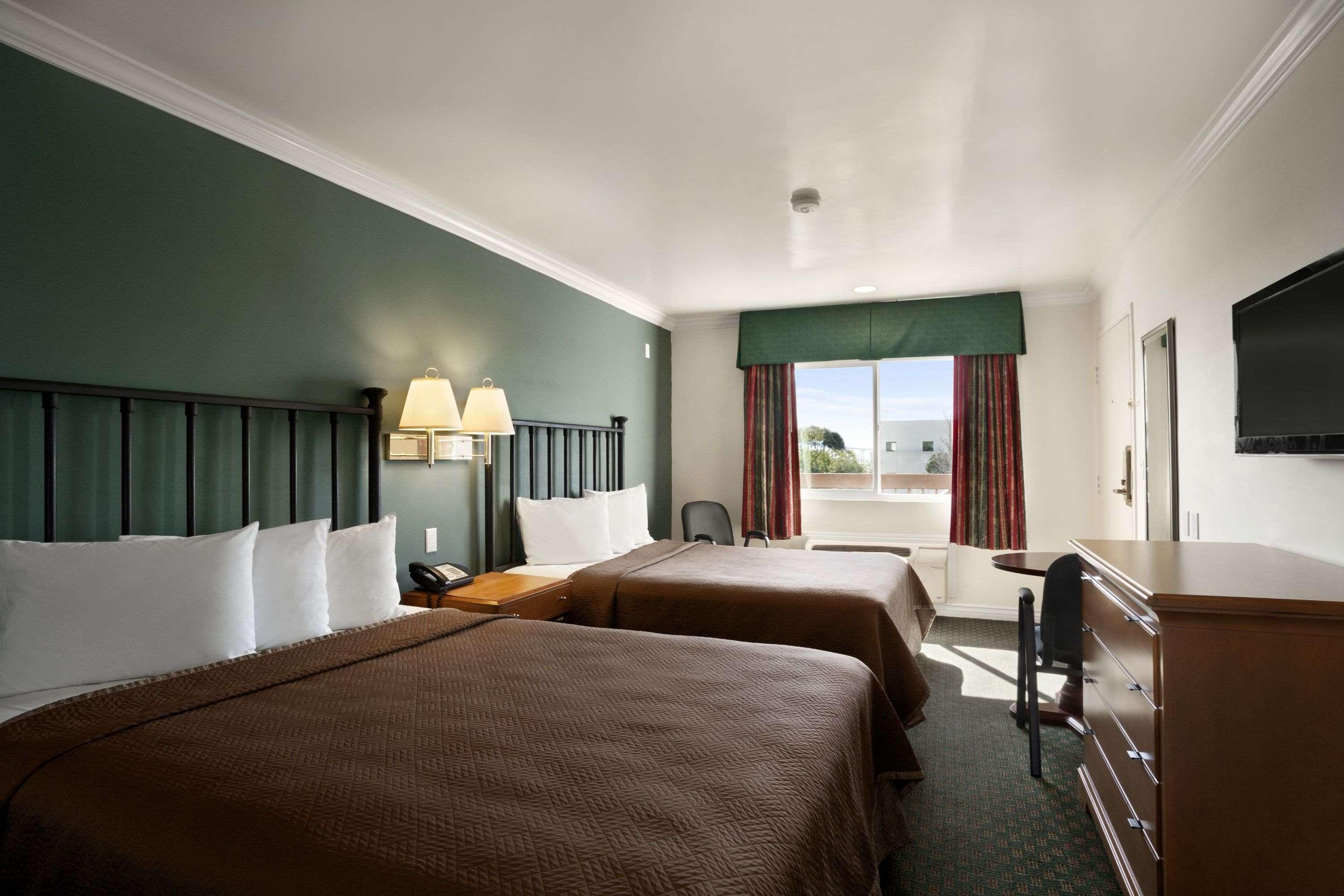 Travelodge By Wyndham Downtown Convention Center Hotel San Diego