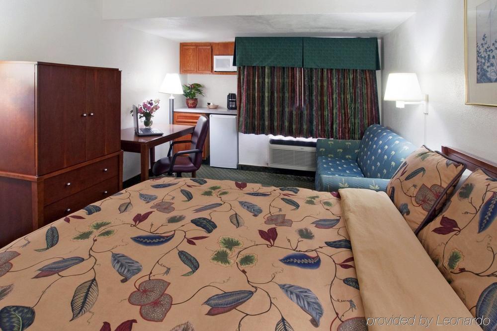 Travelodge By Wyndham Downtown Convention Center Hotel San Diego