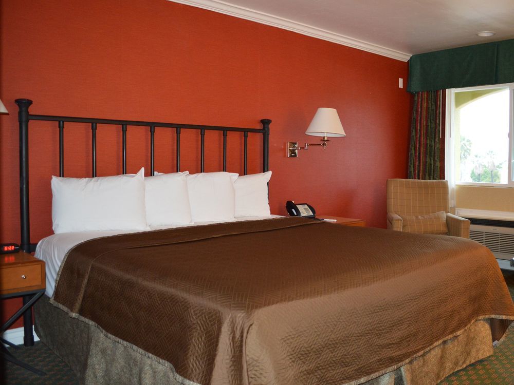 Travelodge By Wyndham Downtown Convention Center Hotel